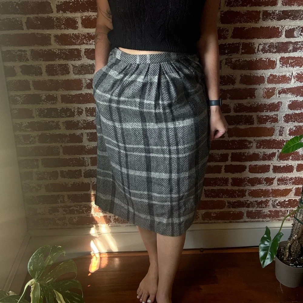 Vintage 80s/90s JH Collectibles minimalist academia wool skirt - Picture 4 of 7